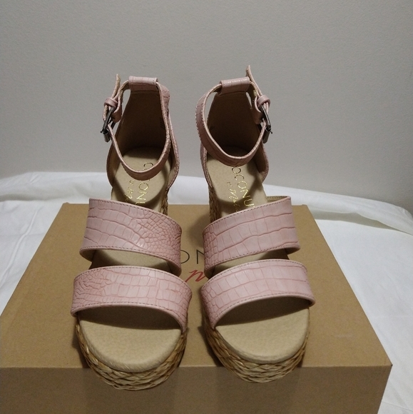 Coconut by Matisse Blush Wedge Platform Sandals - Picture 10 of 13